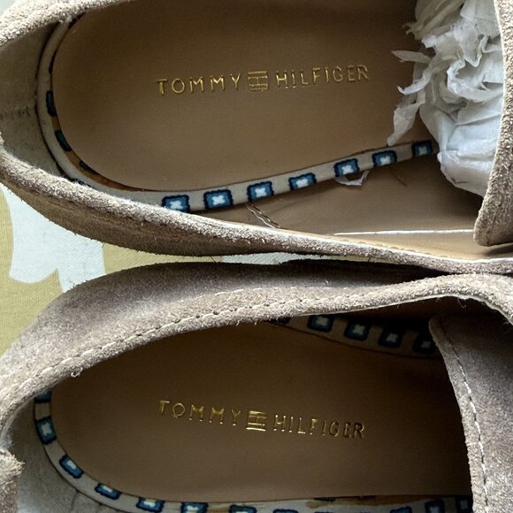 Tommy Hilfiger Brinley Suede Lace Up Booties, size 9.5M, 4" heel, 1" platform - Picture 9 of 15